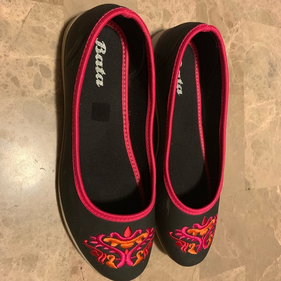 Women’s round-toe flats - Picture 2 of 3